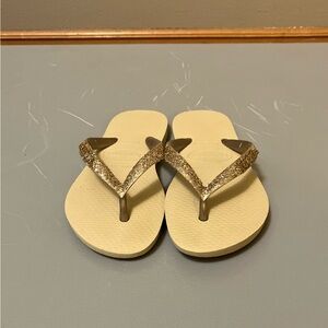 Havaianas Kids Slim Flip-Flops w/Sparkly Straps, Beige/Gold - Size 11/12 (GUC)